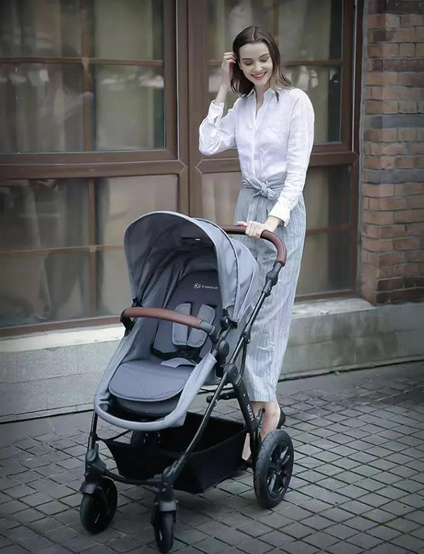 Kinderkraft高景观轻便折叠儿童手推车.jpg