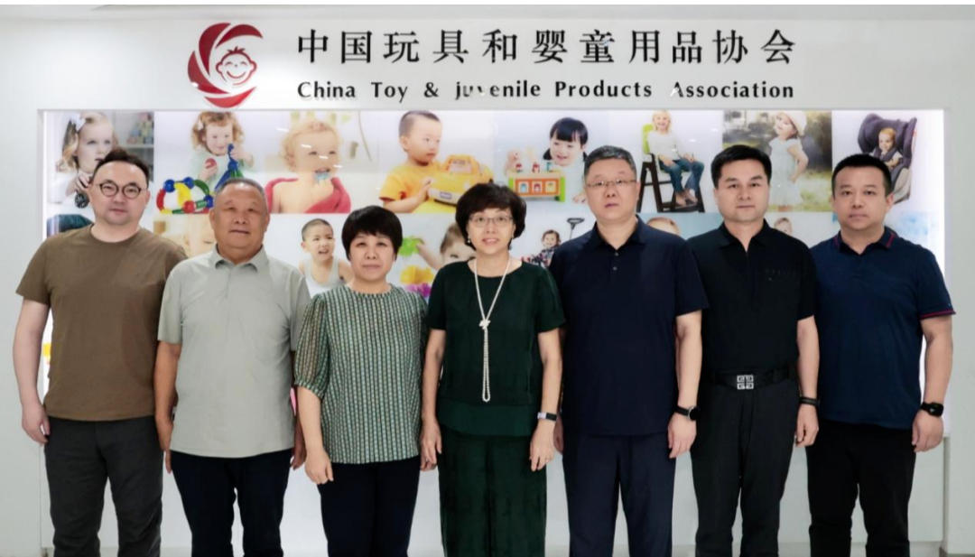 平乡县委书记胡晓铭到访中国玩协,携手共促产区新发展