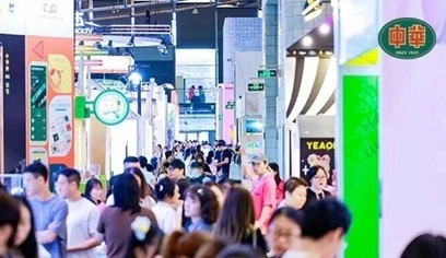 跨界融合，笔绘新篇：中华铅笔闪耀2025CLE授权展