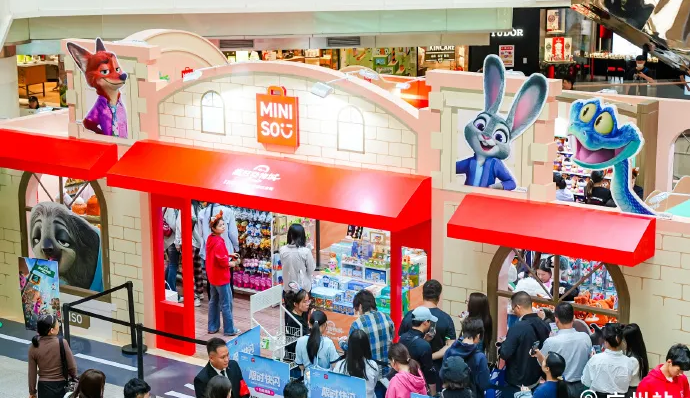 首日票房直逼3亿！70+品牌扎堆联名！《疯狂动物城2》让品牌方“疯狂”