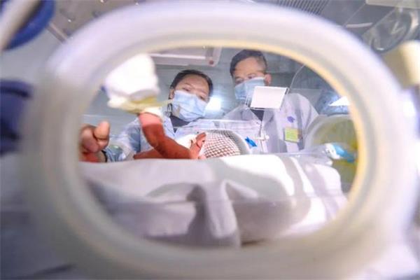每经专访中国人口与发展研究中心主任贺丹：一孩太重要了，直接影响到青年人的养育体验和再生育决策 CPE中国幼教展