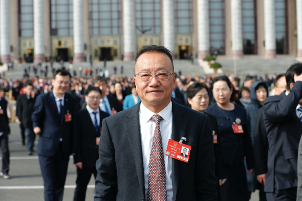 两会热议！免费学前教育、育儿补贴，这些提案你关心哪个？
