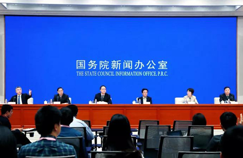 国新办举行促进3岁以下婴幼儿照护服务发展吹风会