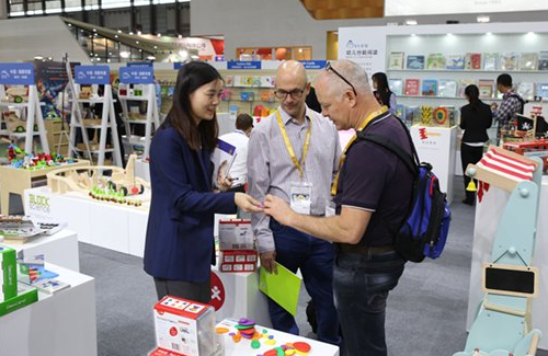 众多国际品牌国内首发，首创STEAM专区引领幼教行业趋势潮流