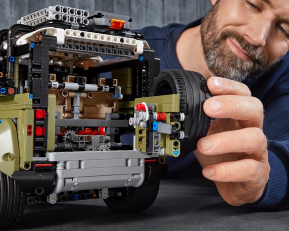 乐高® Technic™系列全新一代路虎Defender车型拼搭类玩具.png 乐高® Technic™系列全新一代路虎Defender车型拼搭类玩具.png