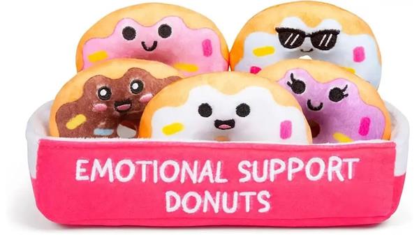 乐高、泡泡玛特、Jellycat等众多品牌情人节放大招，创意满满