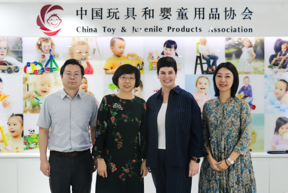 梁梅会长会见供应链责任规范总裁兼首席执行官林凯茉一行