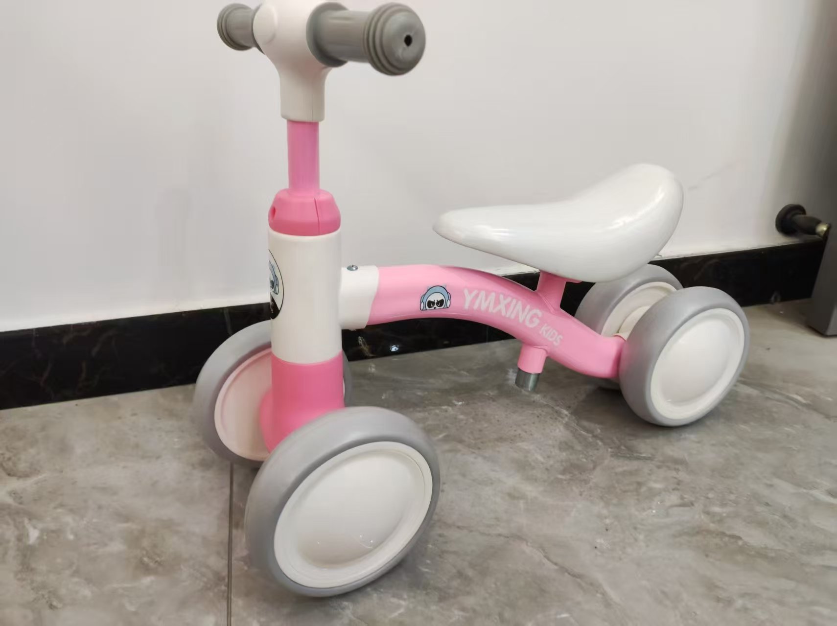 儿童平衡车