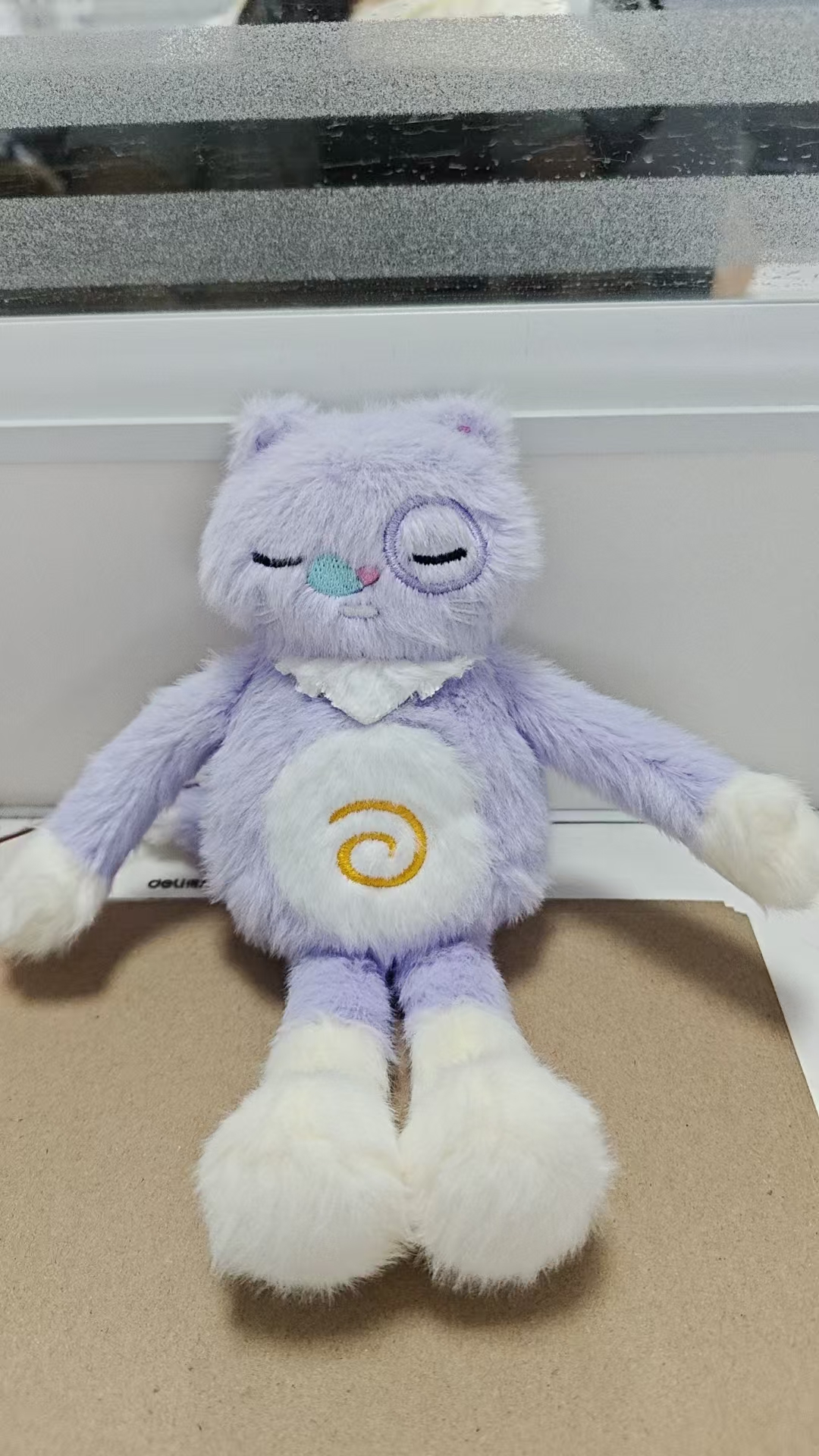紫色酣睡猫