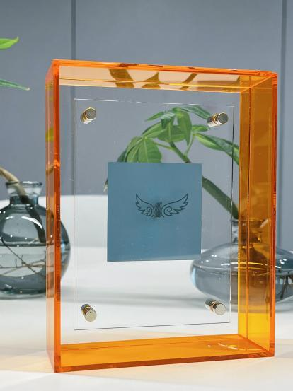 裸眼3D翅膀悬浮标