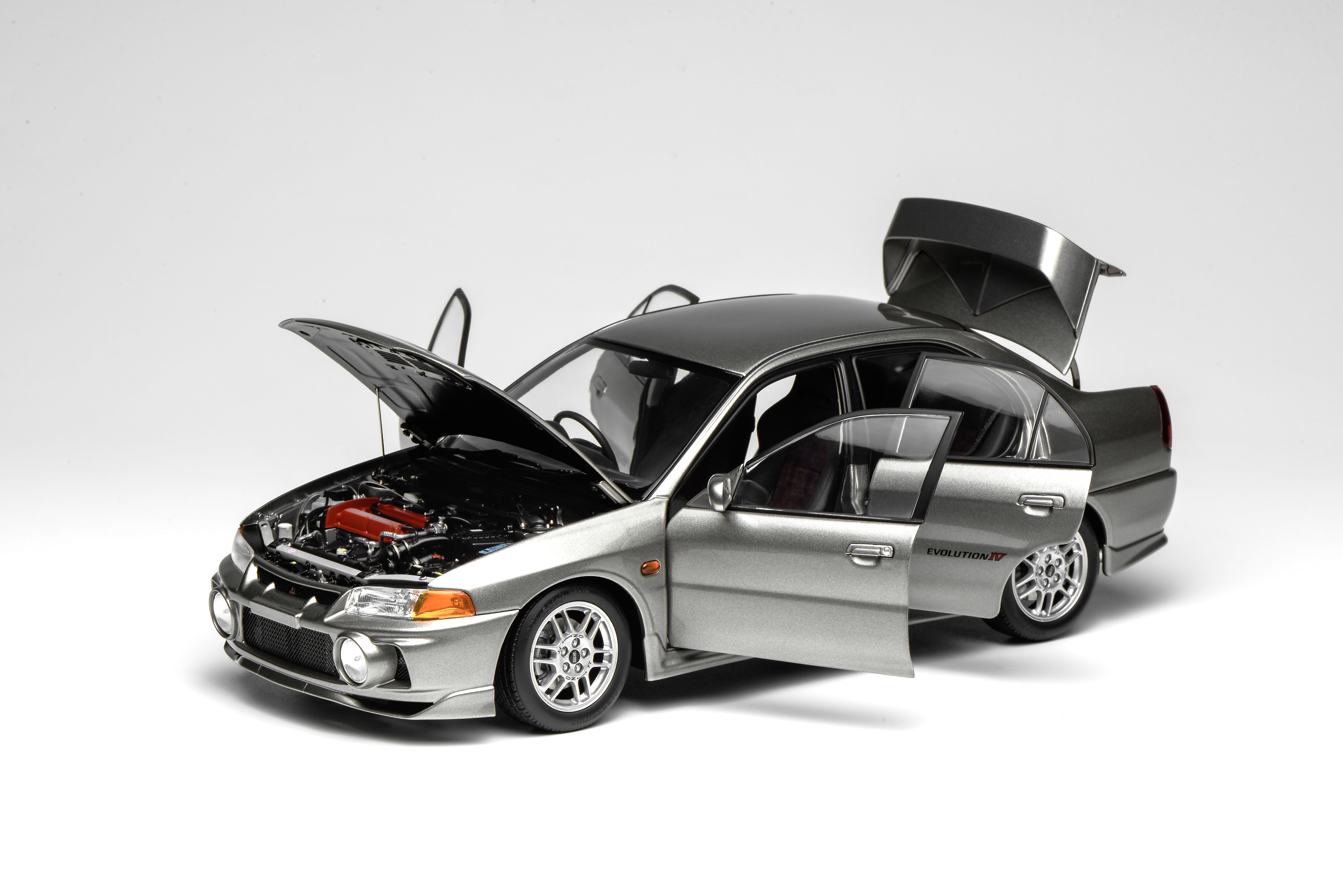 MH Nissan Skyline GT-R (R32) Customized Version 1/18 树脂汽车模型