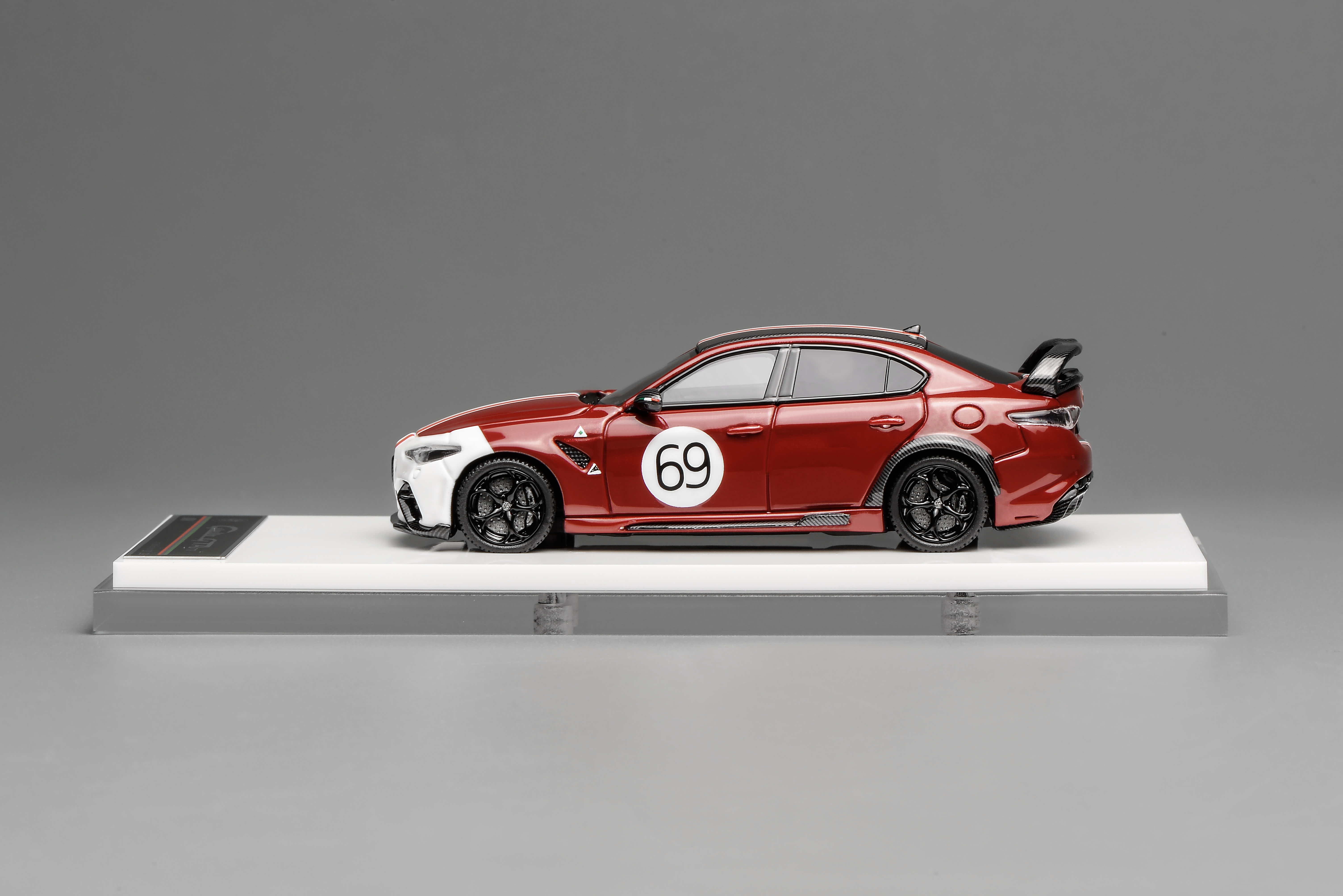 MH Alfa Romeo Giulia GTAm 1/64 树脂汽车模型