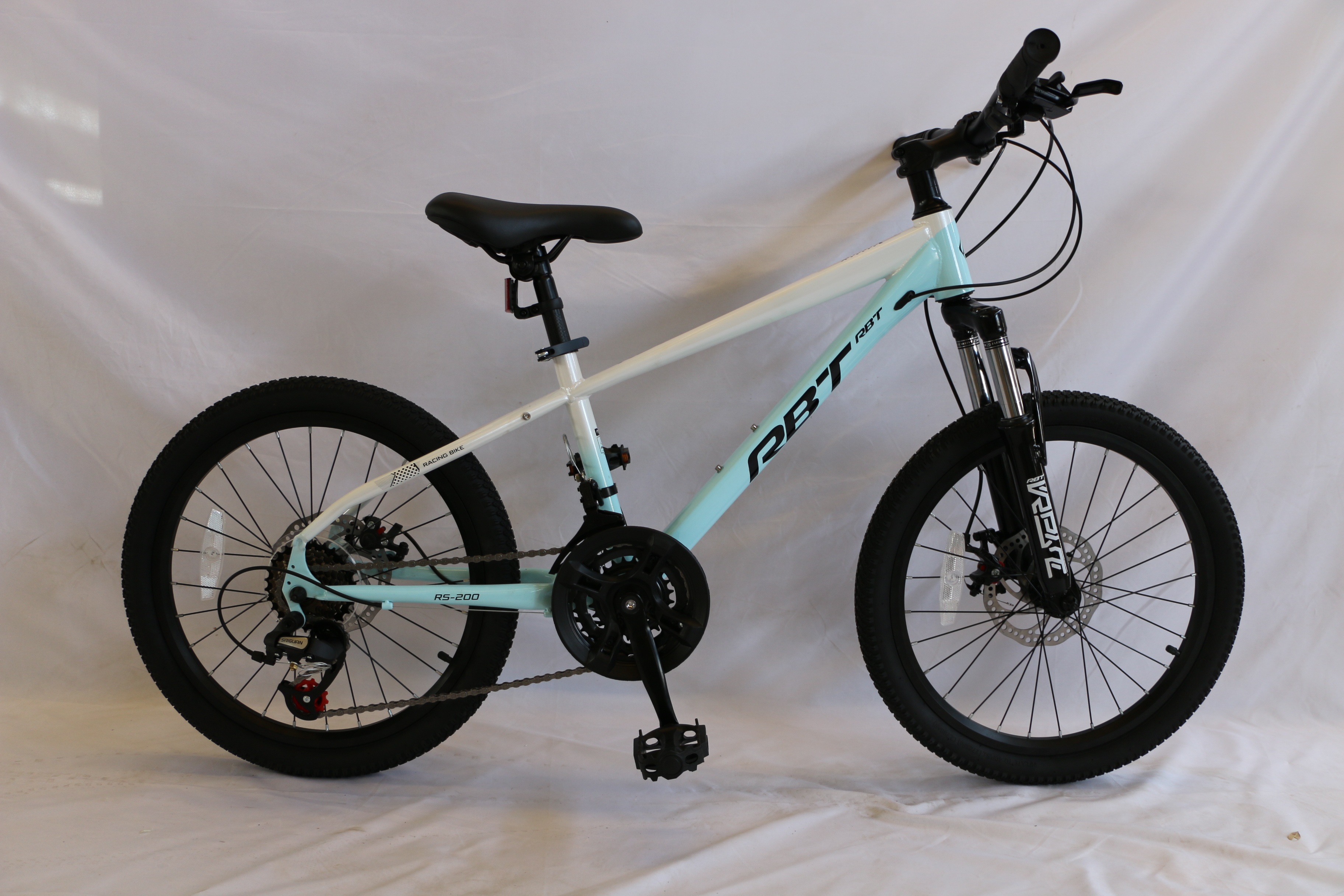 RBT RS-200 Entry-Level Youth Mountain Bike with Gears