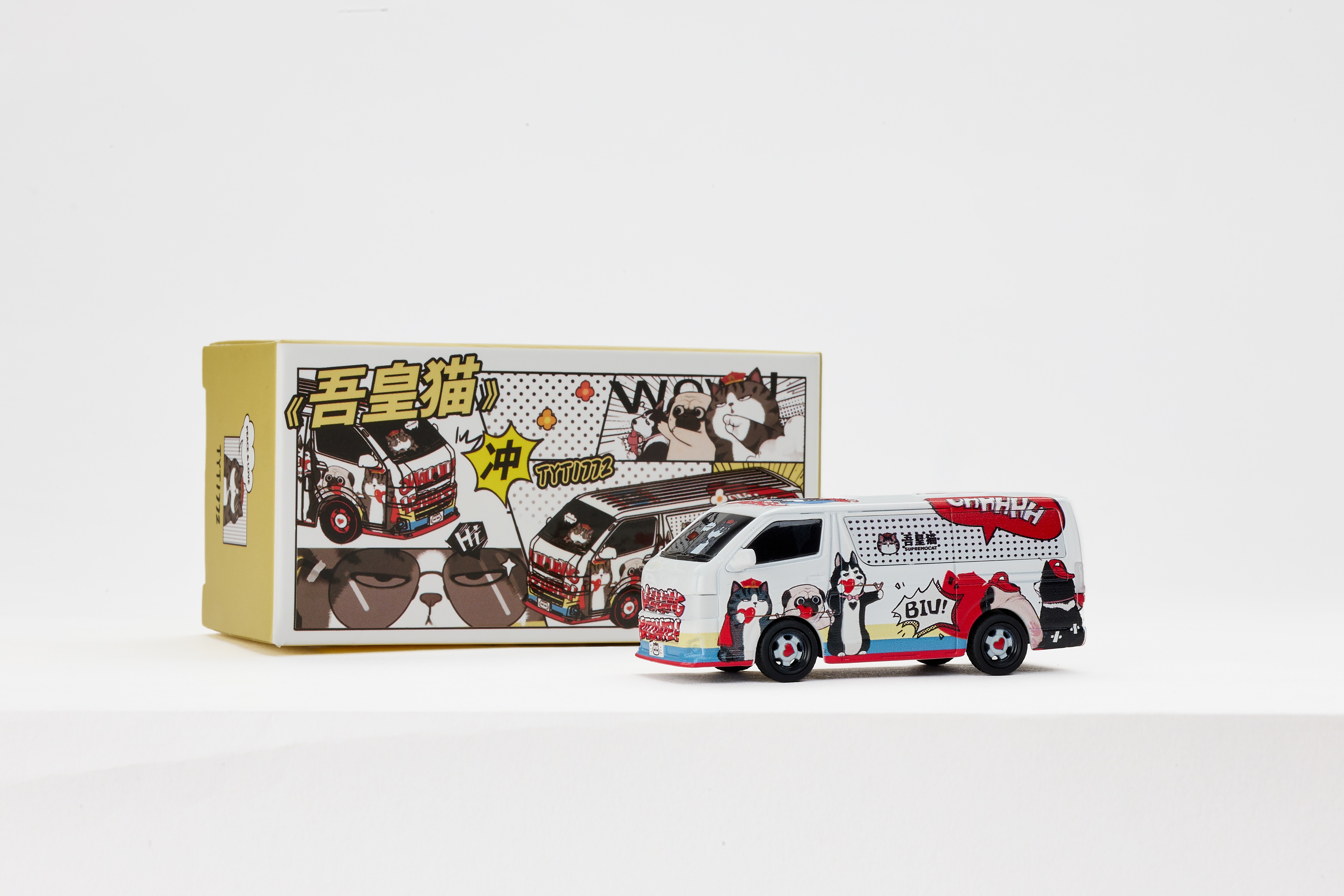 TOYOTA HIACE - 1/64 Scale Diecast Model Car