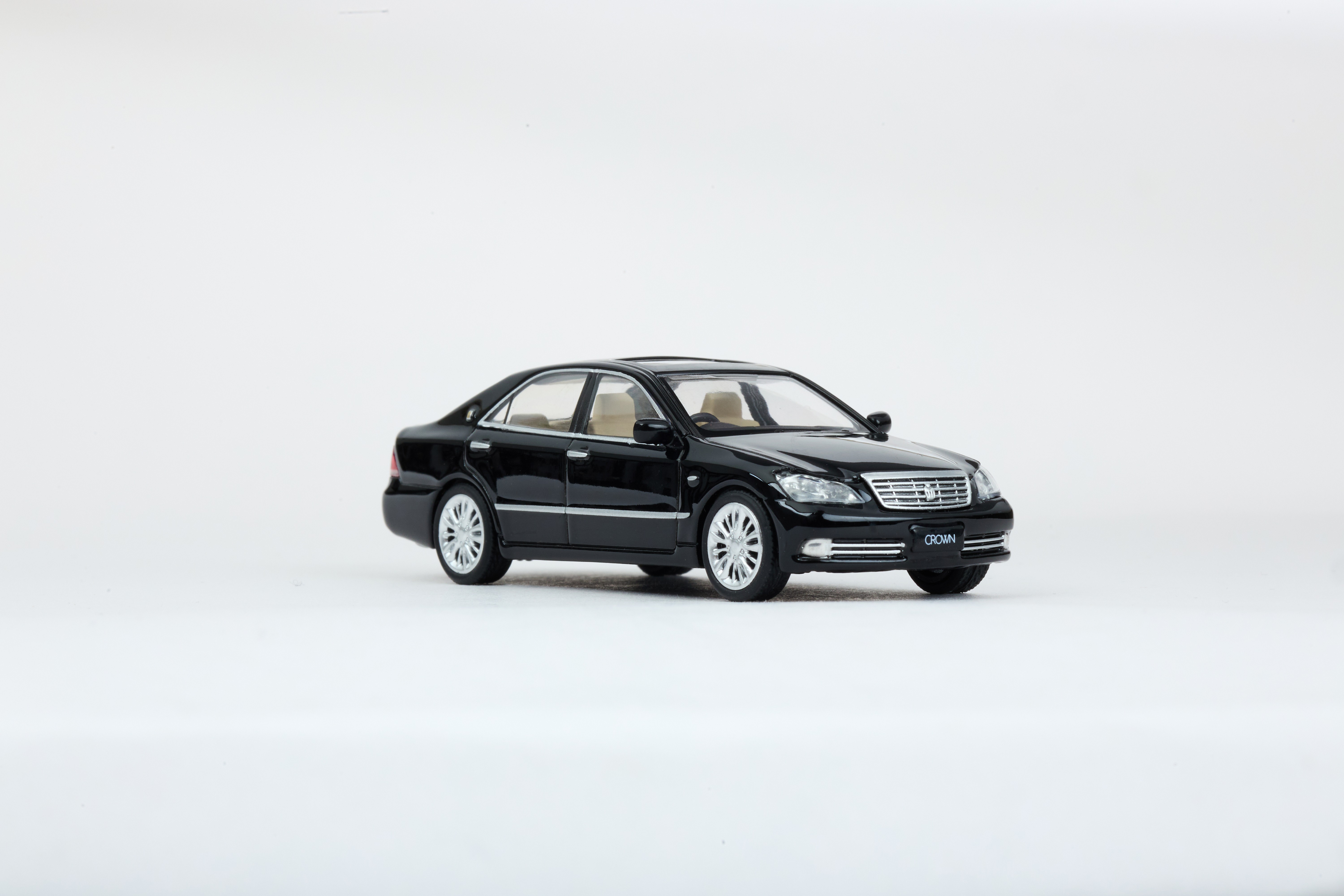 2007 TOYOTA CROWN BLACK - 1/64 Scale Diecast Model Car