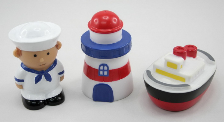 Plastic toys (animals)