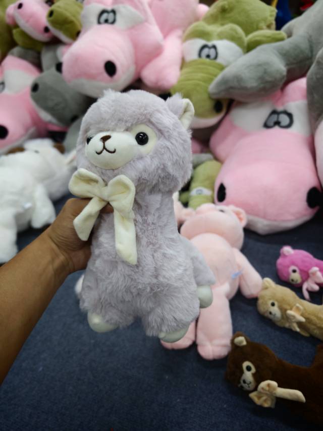 Alpaca plush toy