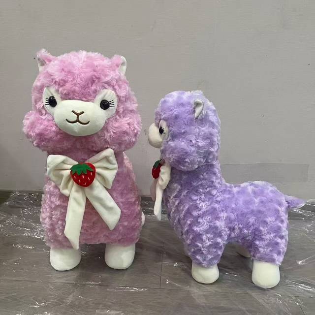 Alpaca plush toy