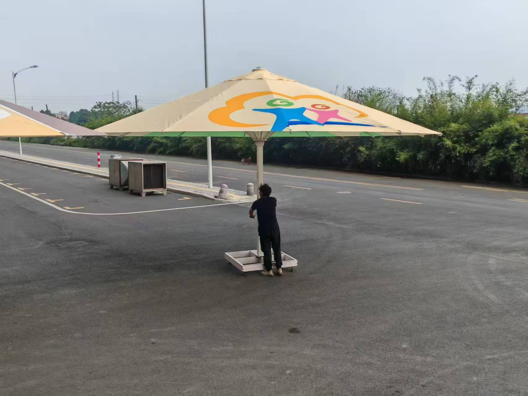 手摇电动遥控遮阳大伞