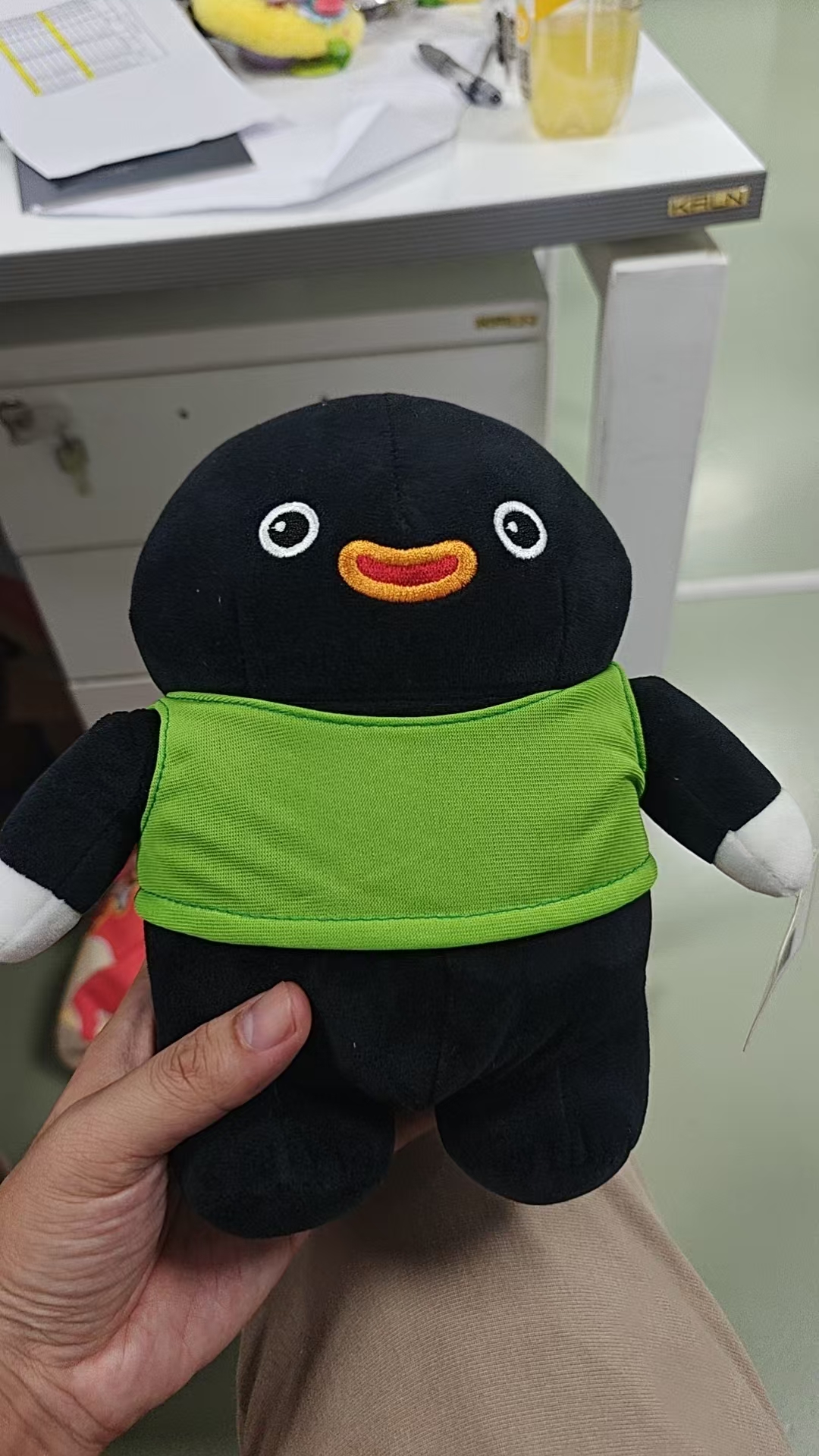 小黑鱼毛绒摆件